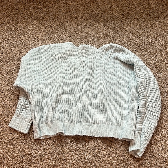 Cozy knit sweater. size:youth medium, no defects - Picture 2 of 3